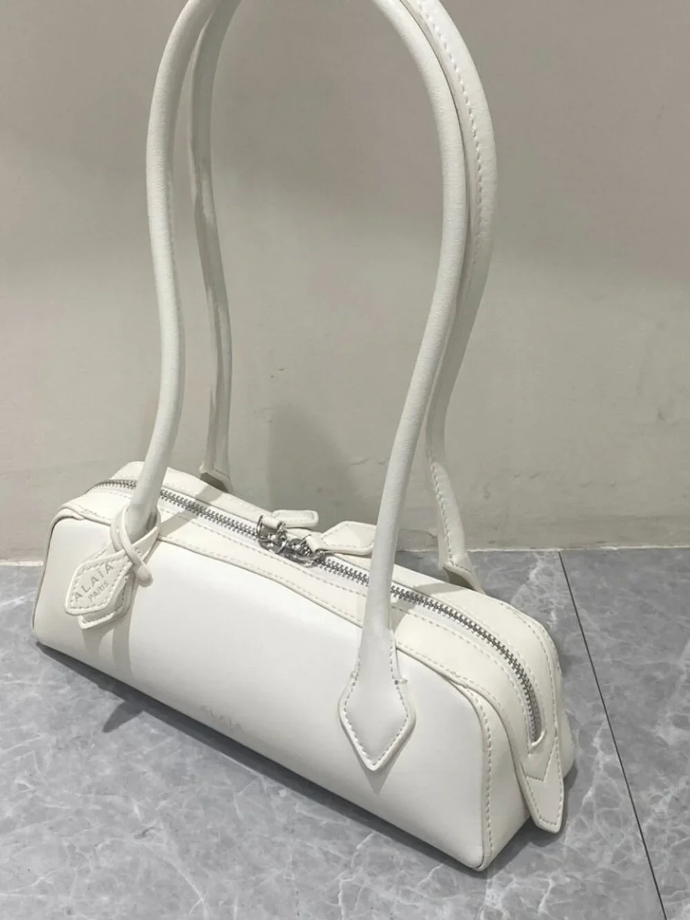 Alaia Le Teckel White Sausage Bag - Picture 3 of 9